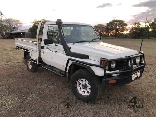 2006 TOYOTA LANDCRUISER UTE