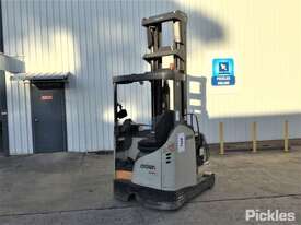 Crown High Reach Forklift - picture2' - Click to enlarge