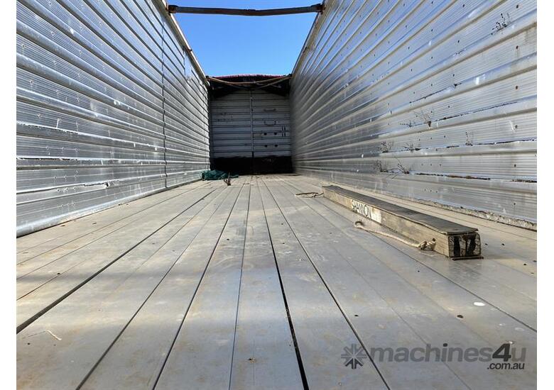 caption OPHEE WALKING FLOOR TRAILER