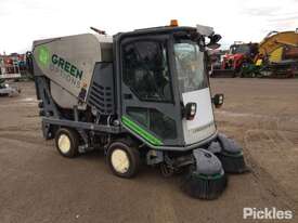 2009 Tennant 636HS Green Machine Street Sweeper - picture0' - Click to enlarge