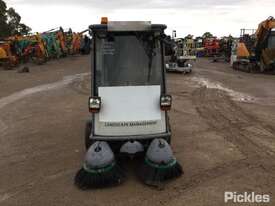 2009 Tennant 636HS Green Machine Street Sweeper - picture0' - Click to enlarge