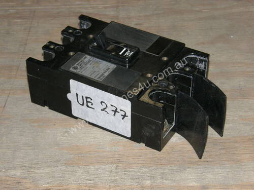 caption Terasaki TSD-225CA Circuit Breakers.