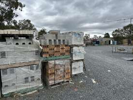 14 x Pallet of Assorted Bricks and Blocks - picture0' - Click to enlarge