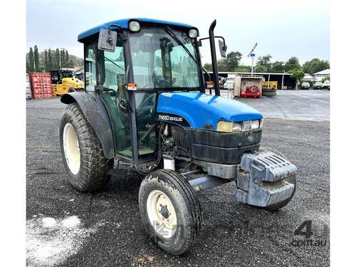 **EX- COUNCIL** 2000 NEW HOLLAND TN65D TRACTOR 