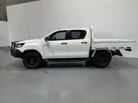 2021 Toyota Hilux SR - picture0' - Click to enlarge