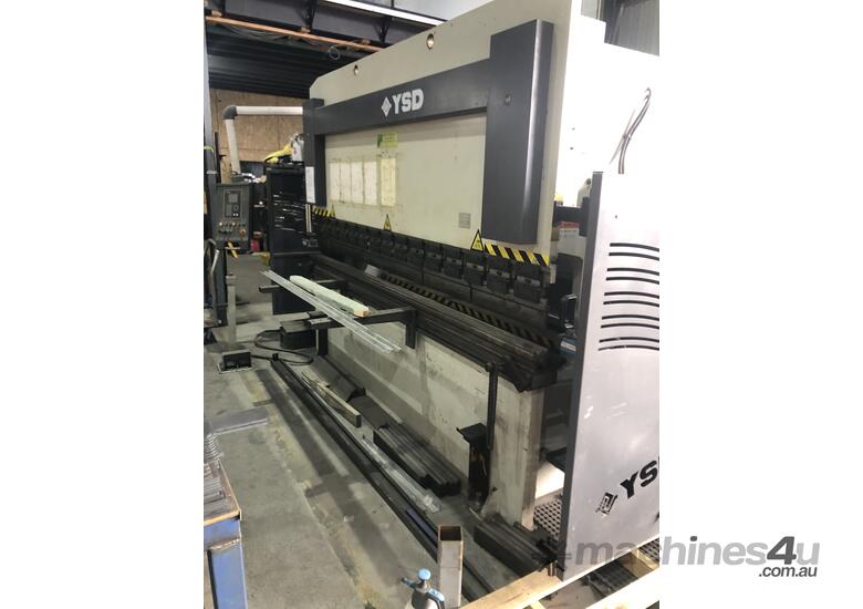 Used 2018 ysd CNC HYDRALULIC Press Brake PPTK 135 30 Pan Brakes
