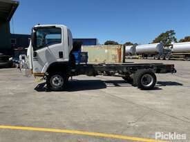 2008 Isuzu NPS Cab Chassis - picture2' - Click to enlarge