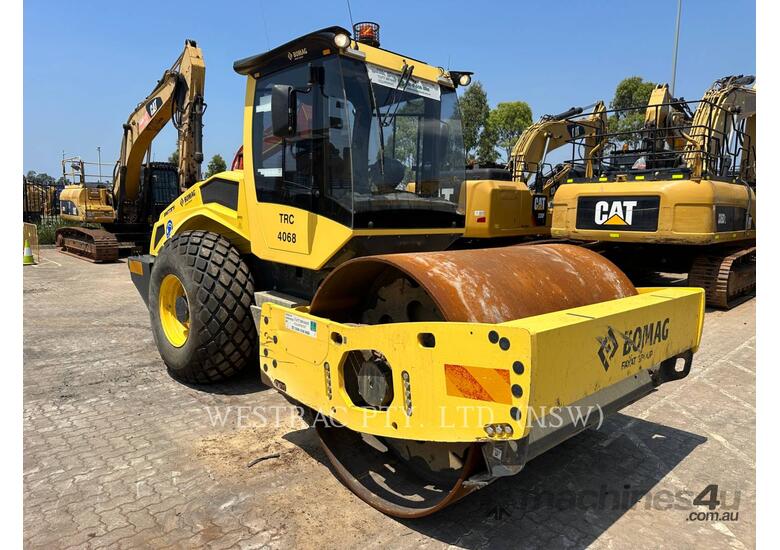 caption BOMAG BW213D-5 Vibratory Single Drum Smooth