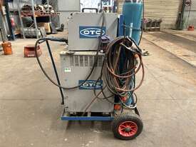 OTC XD500 Welder with Wire Feeder - picture0' - Click to enlarge