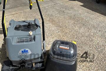 Windsor self contained carpet machine