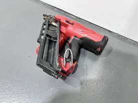 Milwaukee cordless framing nailer - picture1' - Click to enlarge