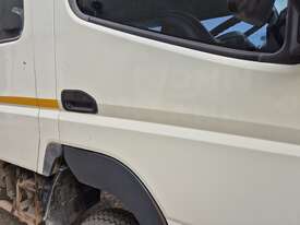 2013 Mitsubishi Canter 4x2 Tray Truck - picture2' - Click to enlarge