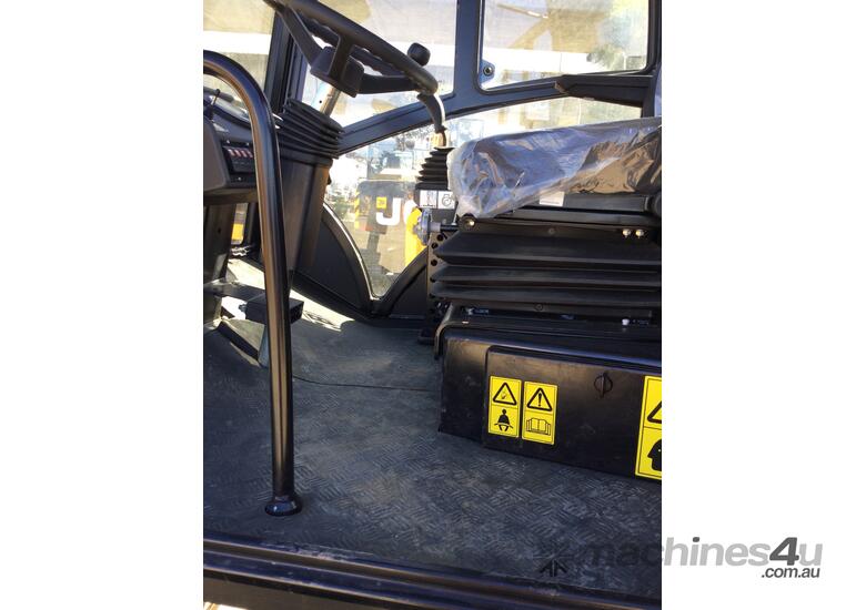 UNUSED 2023 JCB VM75D SMOOTH DRUM ROLLER U4684