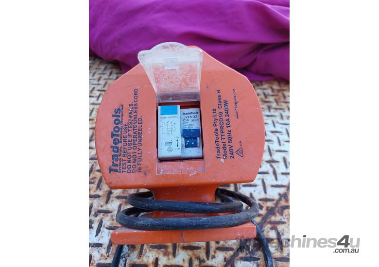 TRADE TOOLS Circuit Breaker Powerboard