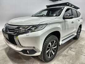 2016 Mitsubishi Pajero Sport Exceed Diesel - picture0' - Click to enlarge
