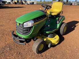 John Deere Ride on Mower - picture2' - Click to enlarge