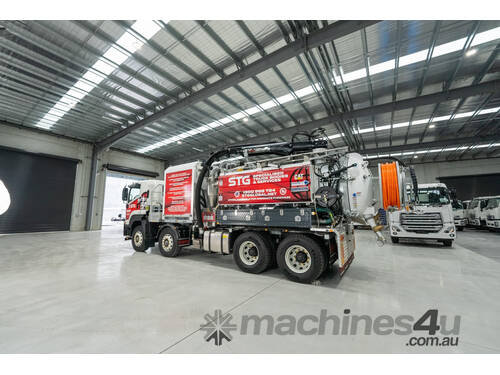 Isuzu FYJ 300-350 Vacuum Tanker Truck