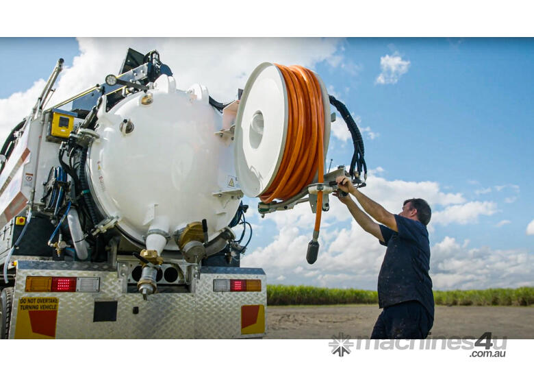 Isuzu FYJ 300-350 Vacuum Tanker Truck