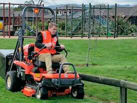 Kubota GZD15 Zero-Turn Mower - picture1' - Click to enlarge