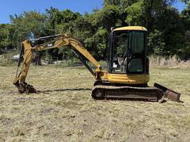 2004 CAT 304 CR EXCAVATOR - picture0' - Click to enlarge