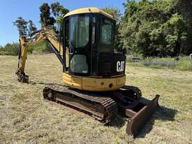 2004 CAT 304 CR EXCAVATOR - picture2' - Click to enlarge