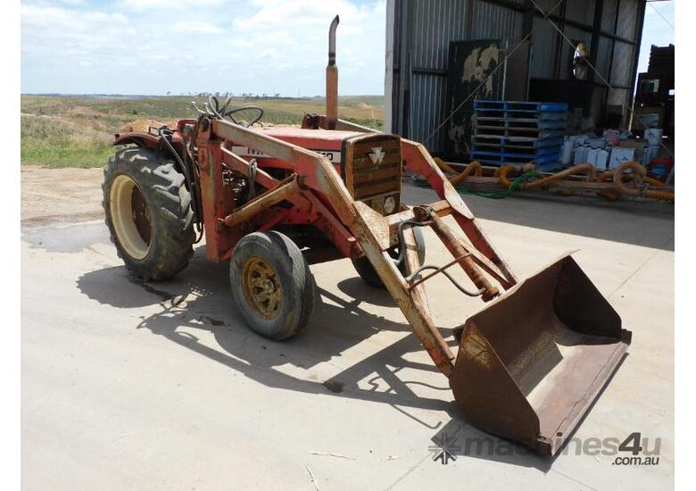 caption Massey Ferguson 210 FEL Tractor, 25HP, 2WD, 3PL