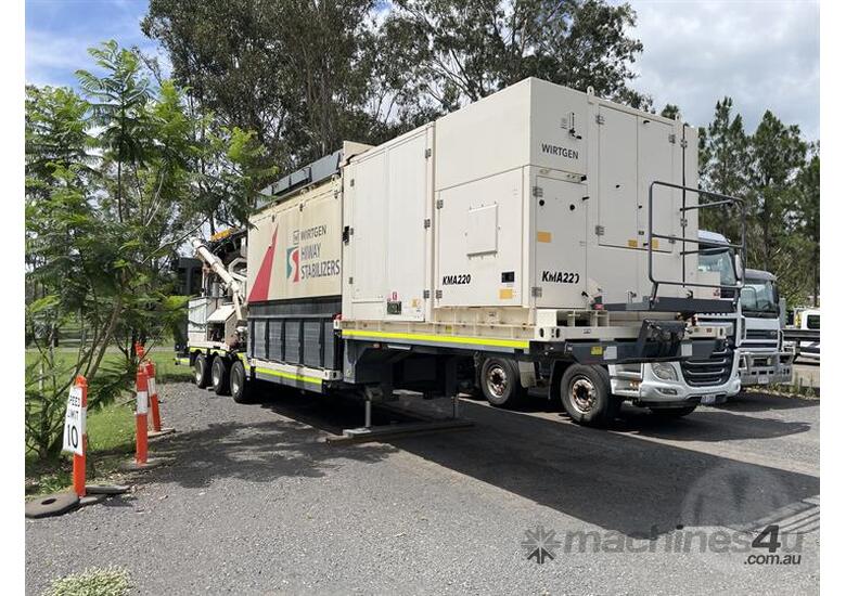 caption Wirtgen KMA220