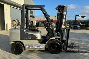 Wollongong Forklift: 2014 Nissan 2.5T LPG, 3-Stage Container Mast, 4.7m Lift!