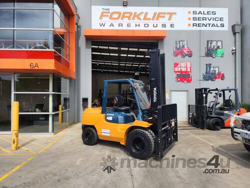 Toyota Forklift 4.5T Diesel Dual Wheel Wide Carriage with Tyne Positioners