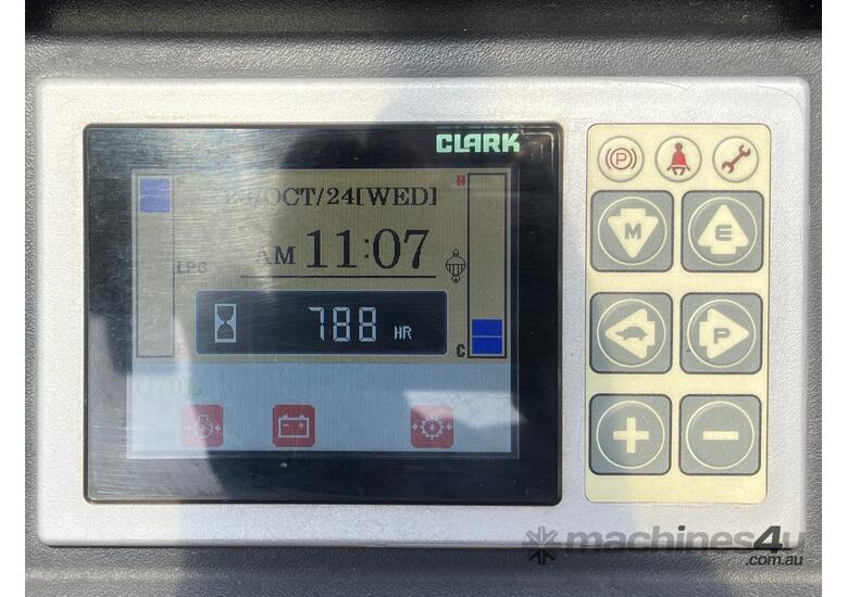 caption Clark C70L # 7 Tonne Gas Forklift # 7000kg Load Capacity # 6200mm Lift Height # 1800mm Fork Tynes
