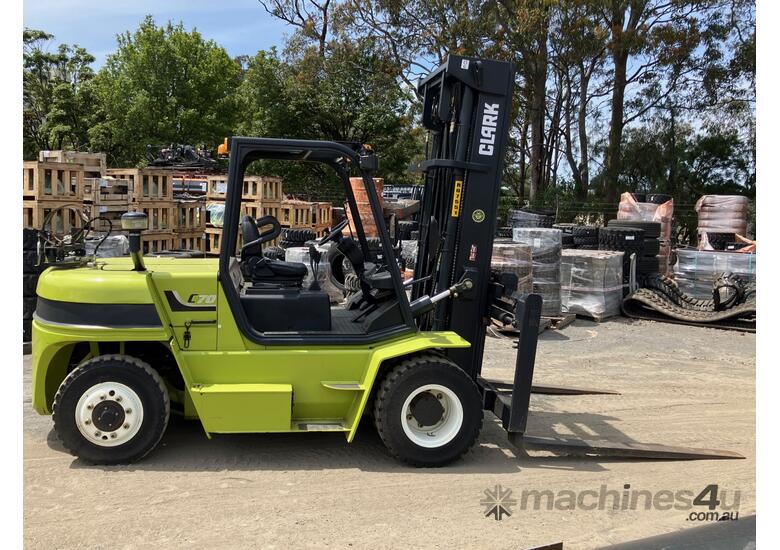 caption Clark C70L # 7 Tonne Gas Forklift # 7000kg Load Capacity # 6200mm Lift Height # 1800mm Fork Tynes