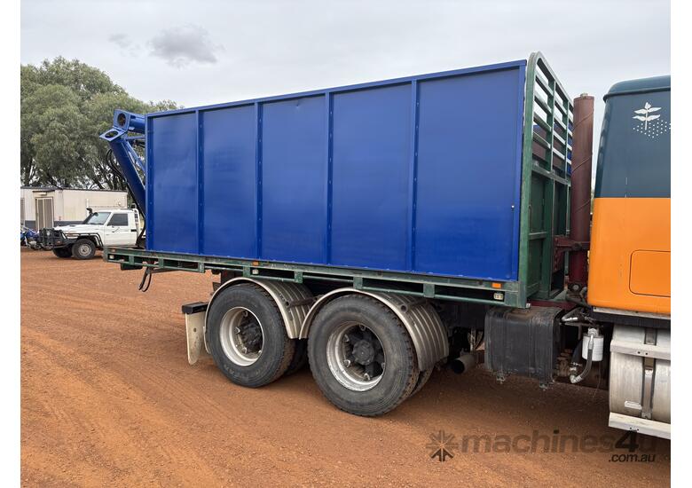 caption Feed Bin with Auger