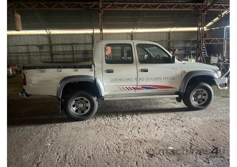 caption Toyota Hilux Dual Cab , built 1999,2.7 4cylinder petrol engine