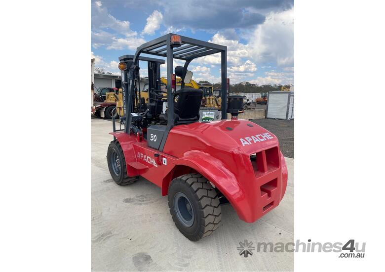 Apache 3 Ton All Terrain High Mast Forklift