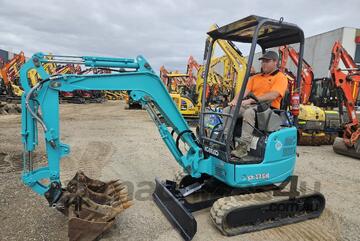 2020 KOBELCO SK17SR-5 1.7T EXCAVATOR (M1088) WITH HITCH, BUCKETS AND 2320 HOURS