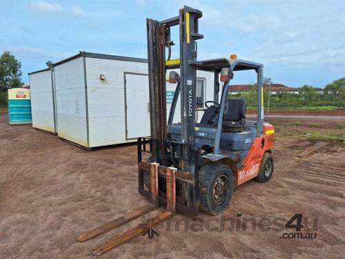 caption 2012 TOYOTA 62-8FD30 FORKLIFT
