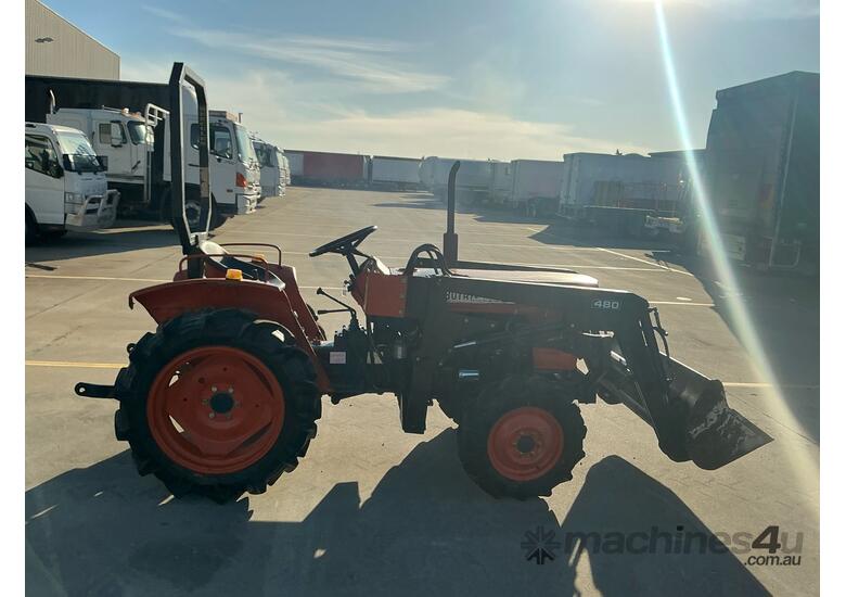 caption Kubota L2000DT Tractor / Loader