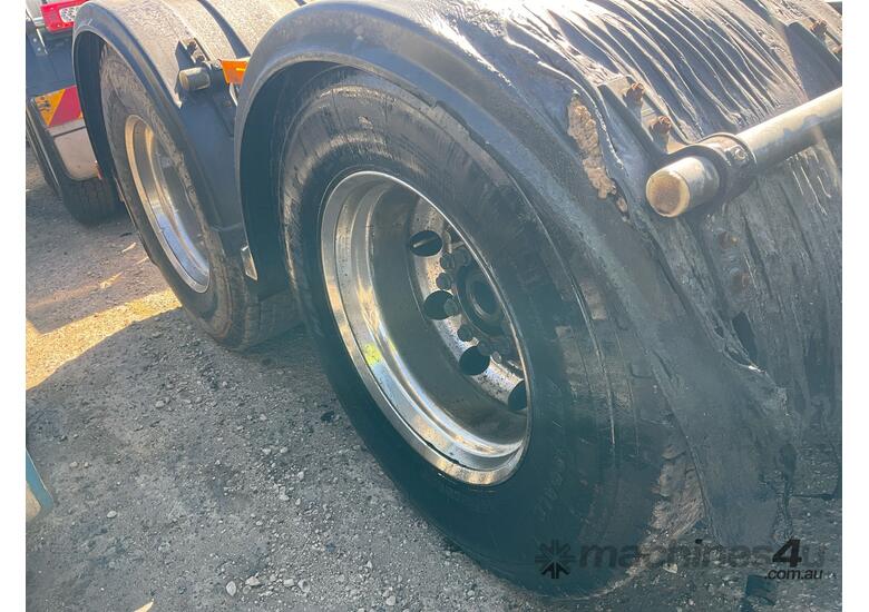 caption Mercedes Benz Actros Prime Mover