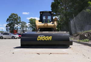 Digga Bucket Broom - 24