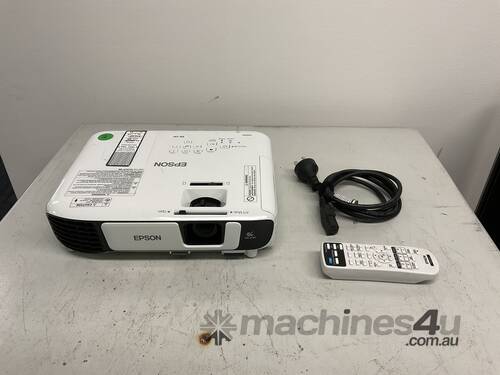 caption EPSON 3LCD Overhead Projector