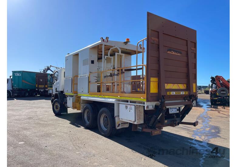 2018 Scania P360 Service Body Day Cab