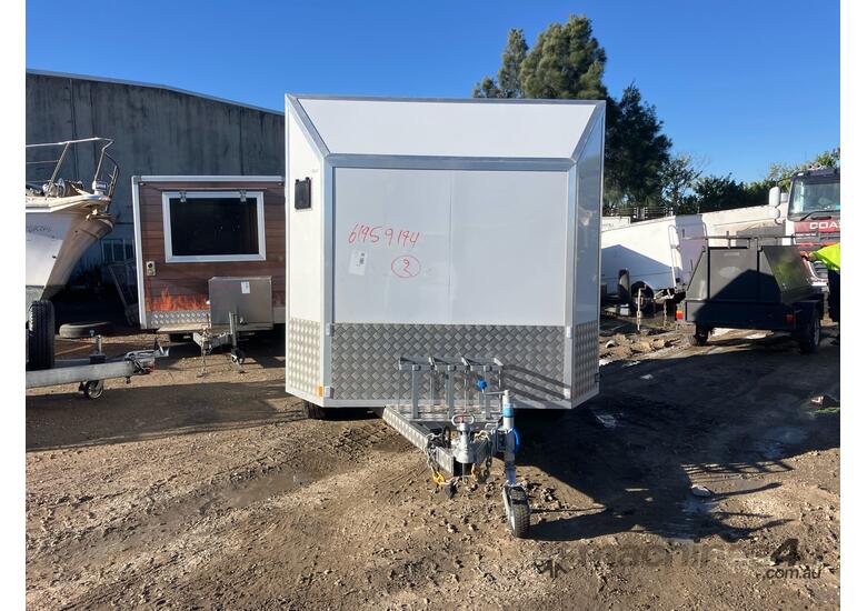 caption 2014 Maxim Trailers Tandem Axle Enclosed Trailer