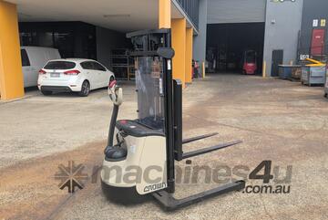CROWN 1T Electric Walkie Stacker | New Battery | 4.25M Lift Height