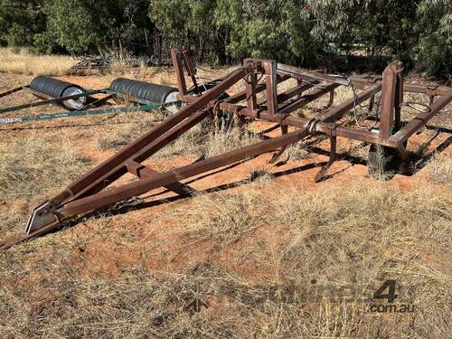 caption Yeomans Chisel Plough
