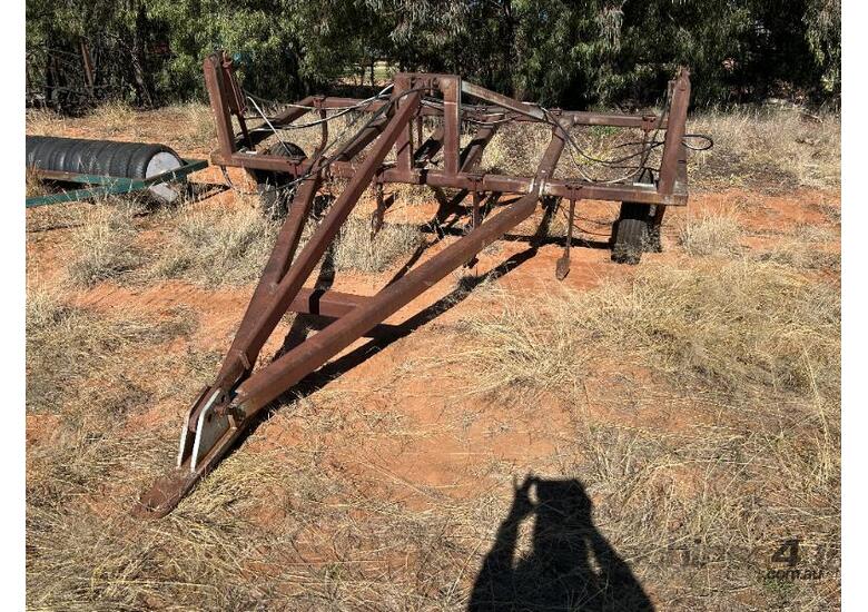 caption Yeomans Chisel Plough