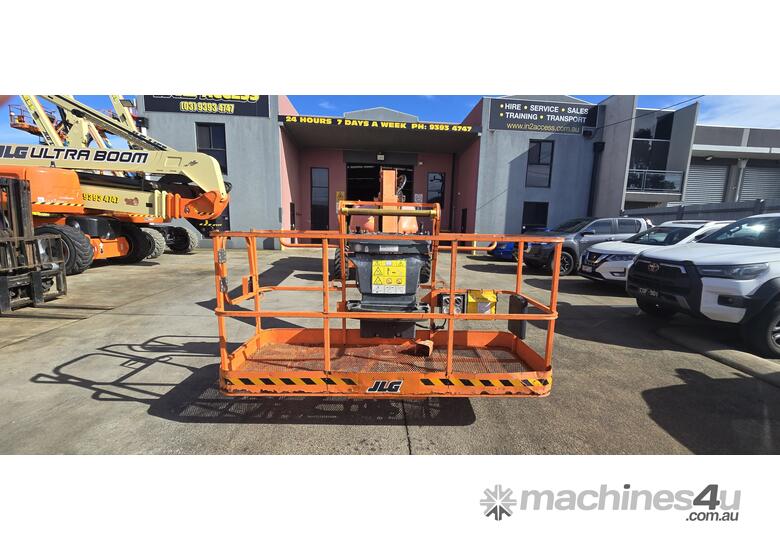 caption JLG 460 SJ Telescopic Boom Lift