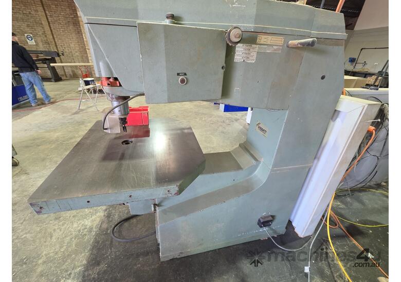 SCM R9 Overhead Router – Heavy-Duty, 3 Phase, Includes Template Pins