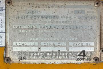 2001 Maxitrans ST3 Tri Axle Flat Top Curtainside B Trailer