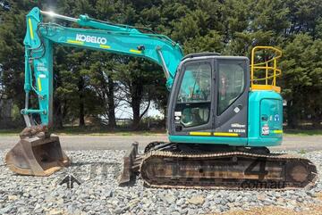 Kobelco 2016   SK135sr-3