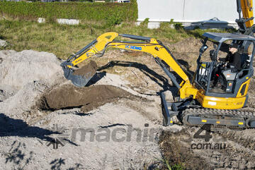XCMG XE35U Canopy Mini Excavator Plate Clearance 0% Finance Kubota Engine + Bucket Set